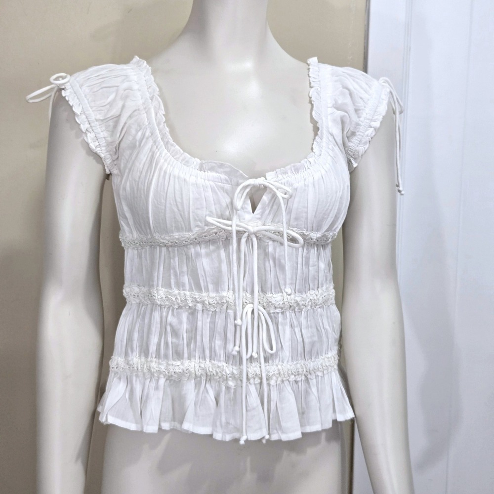Kimchi Blue Remi Tie front Peasant Top Small White Lace Trim Smocked Boho Crop